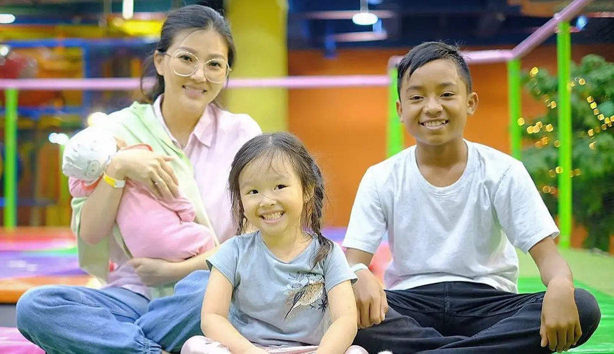 Ruben Onsu dan Sarwendah