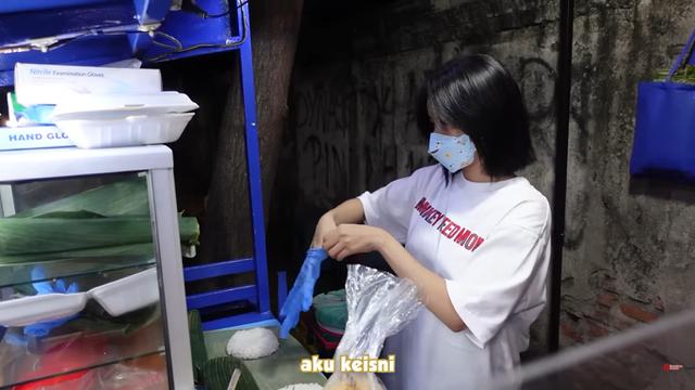 Melati Sesilia Eks JKT48 Jualan Nasi Bakar