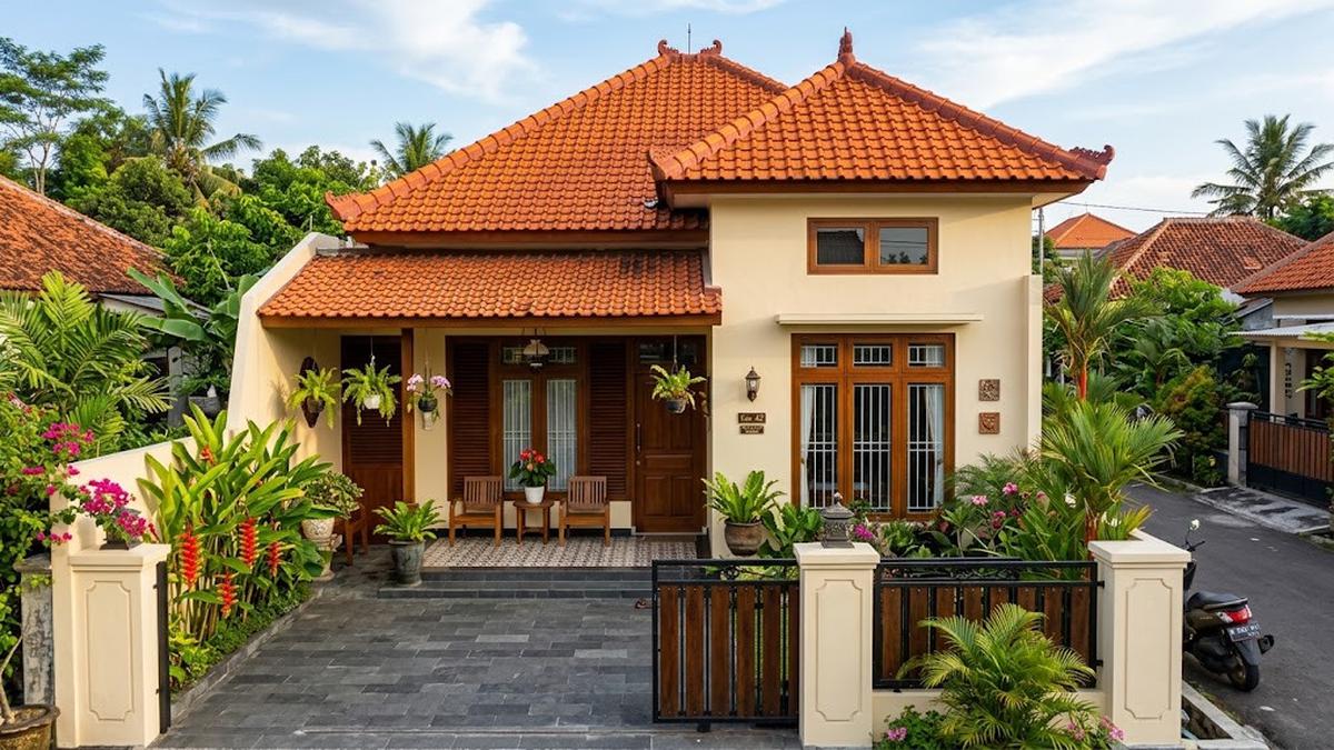 9 Kombinasi Cat Eksterior untuk Rumah dengan Genteng Terakota, Tips Pilih Aksen