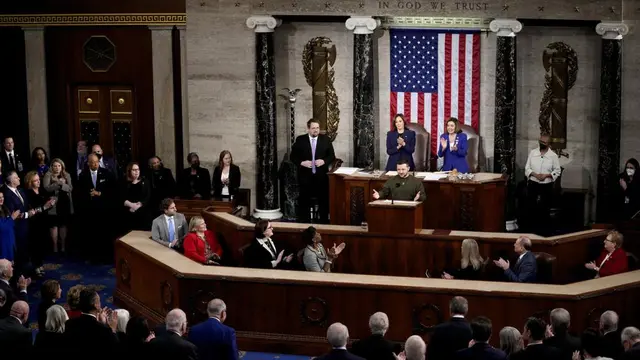 Presiden Ukraina Volodymyr Zelensky berpidato pada pertemuan gabungan Kongres di Capitol Hill di Washington, Rabu, 21 Desember 2022. (AP Photo/Carolyn Kaster)