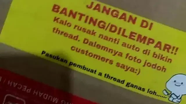 6 Tulisan Peringatan Jangan Dibanting Bak Satu Paragraf Ini Bikin Tepuk Jidat