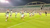 PSS Sleman jelang menghadapi Dewa United di Stadion Maguwoharjo dalam lanjutan BRI Liga 1 2024/2025 pekan ke-29. (Bola.com/Ana Dewi)