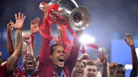 Bek Liverpool, Virgil van Dijk. (AFP/Ben Stansall)