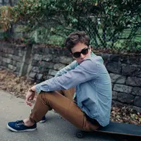 Cinta atau nggak bukan diukur dari menanggapi saat cewek marah. (Sumber foto: