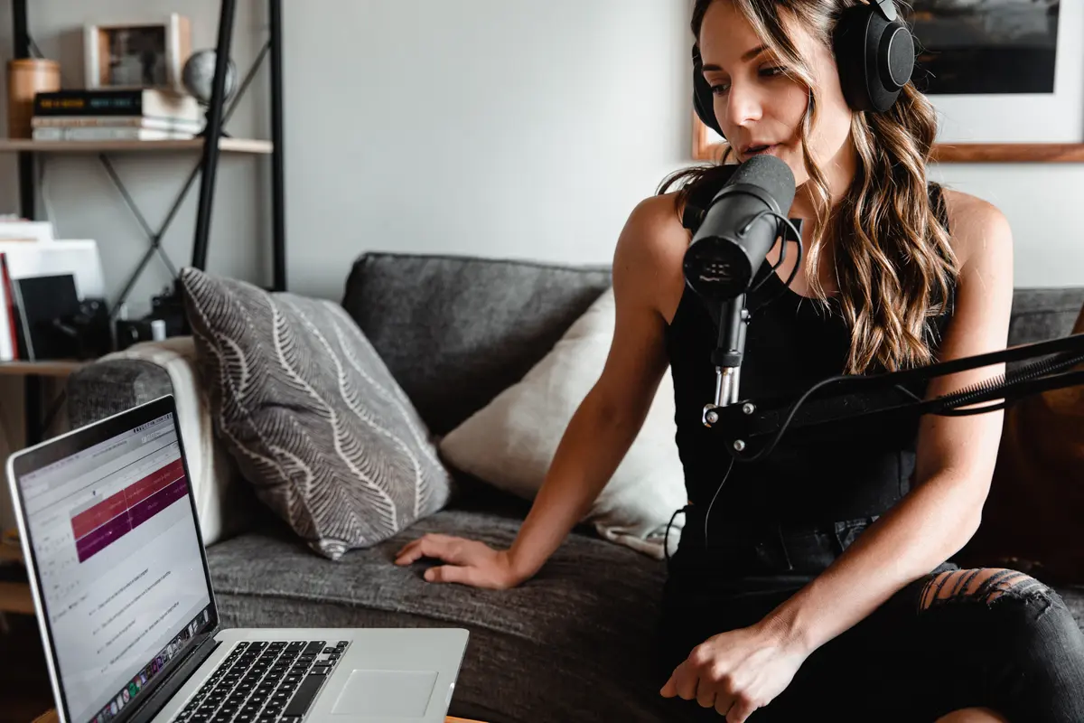 ilustrasi sejarah podcast/unsplash