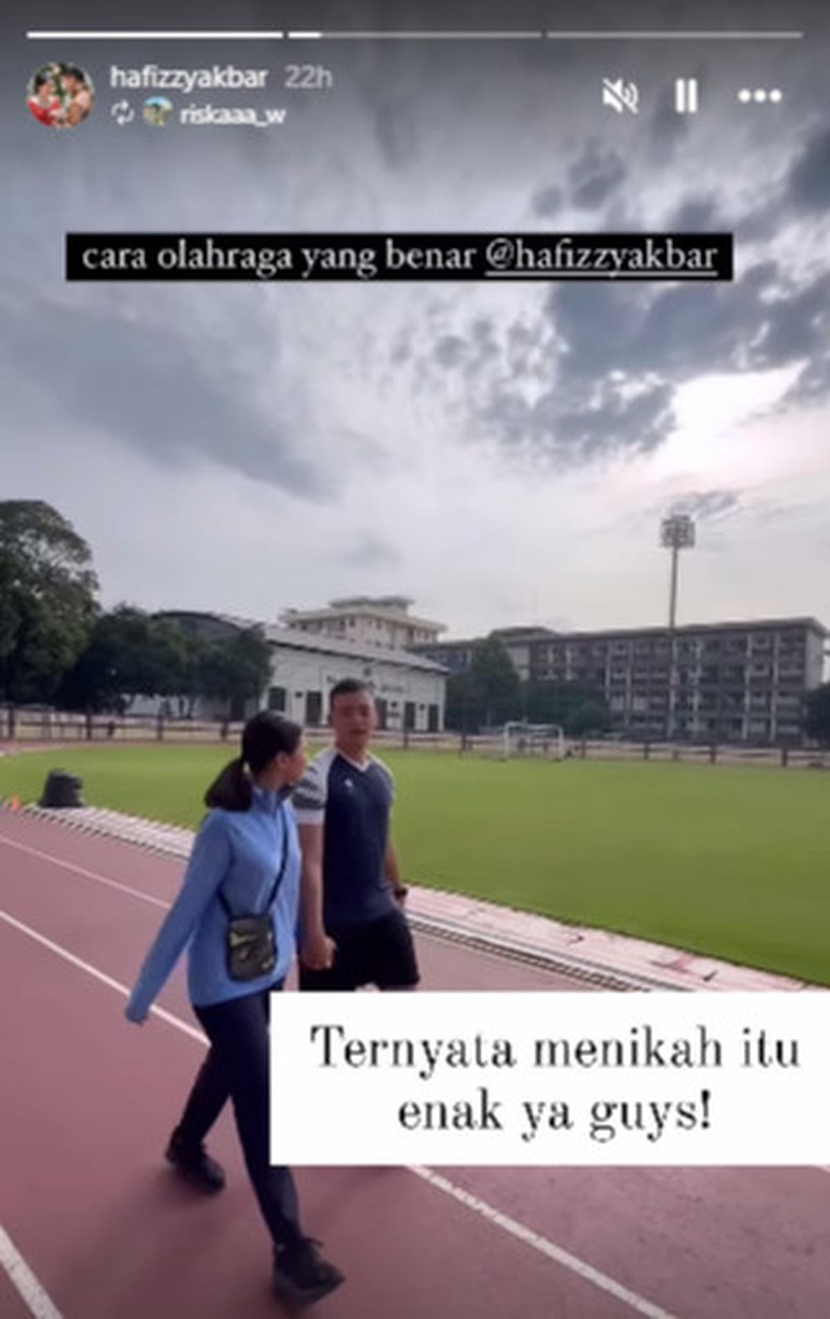 Mesranya Pengantin Baru Iptu Hafiz Akbar dan Angela Olahraga Bareng
