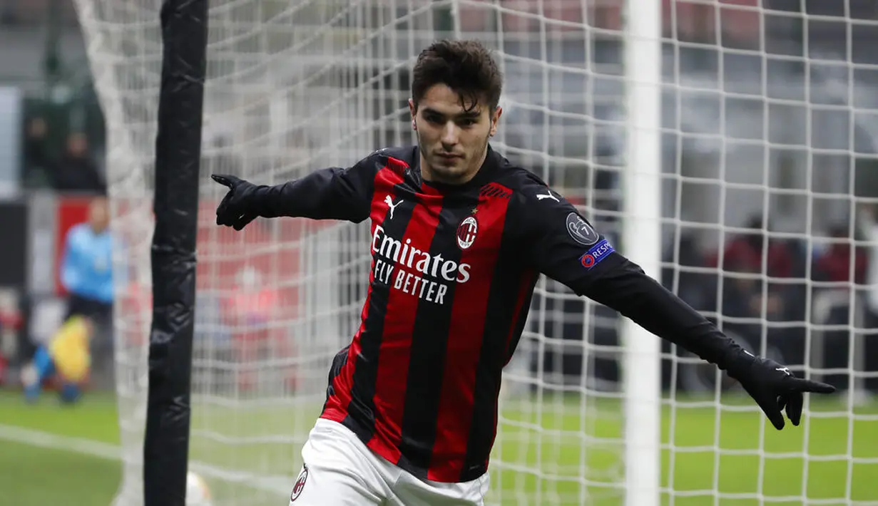 Pemain AC Milan Brahim Diaz melakukan selebrasi usai mencetak gol ke gawang Celtic pada pertandingan Grup H Liga Europa di Stadion San Siro, Milan, Italia, Kamis (3/12/2020).  AC Milan mengalahkan Celtic 4-2 setelah sebelumnya sempat tertinggal dua gol. (AP Photo/Antonio Calanni)