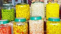Ilustrasi toko penjual manisan Cianjur yang melegenda. (dok. Instagram @derenorasa/https://www.instagram.com/p/BqoiOI6B-2-/Dinny Mutiah)