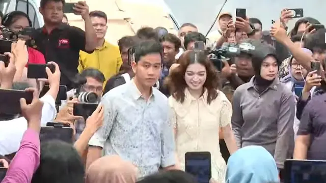 10 Adu Gaya Istri Capres Cawapres 2024 saat Nyoblos di TPS, Siti Atiqoh Berbaju Pink Valentine hingga Selvi Ananda Pakai Blus Renda