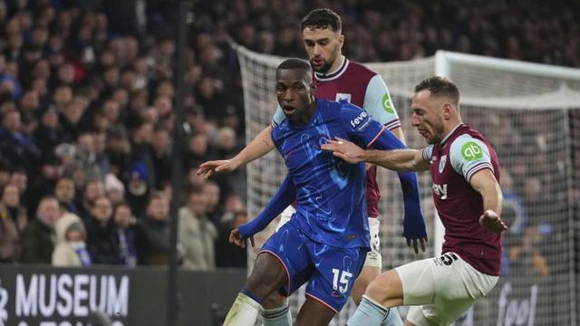 Aksi Nicolas Jackson dalam laga Premier League antara Chelsea vs West Ham di Stamford Bridge, Selasa (4/2/2025) dini hari WIB. /Kirsty Wigglesworth (c) AP Photo/Kirsty Wigglesworth