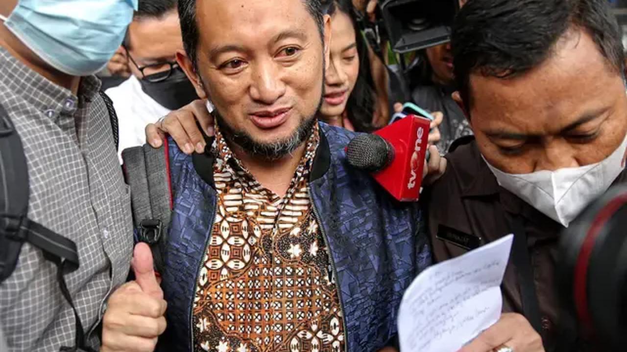 Komisi Pemberantasan Korupsi (KPK) memastikan akan mendalami unsur kerugian keuangan negara yang dilakukan mantan Kepala Bea Cukai Makassar Andhi Pramono karena memudahkan ekspor dan impor barang secara ilegal.