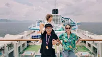 Ringgo Agus bersama Sabai Morscheck dan Bjorka di Kapal Dream Crusia Line (dok.Instagram@ringgoagus/https://www.instagram.com/p/Bz40RhOgmOE/Devita Nur Azizah