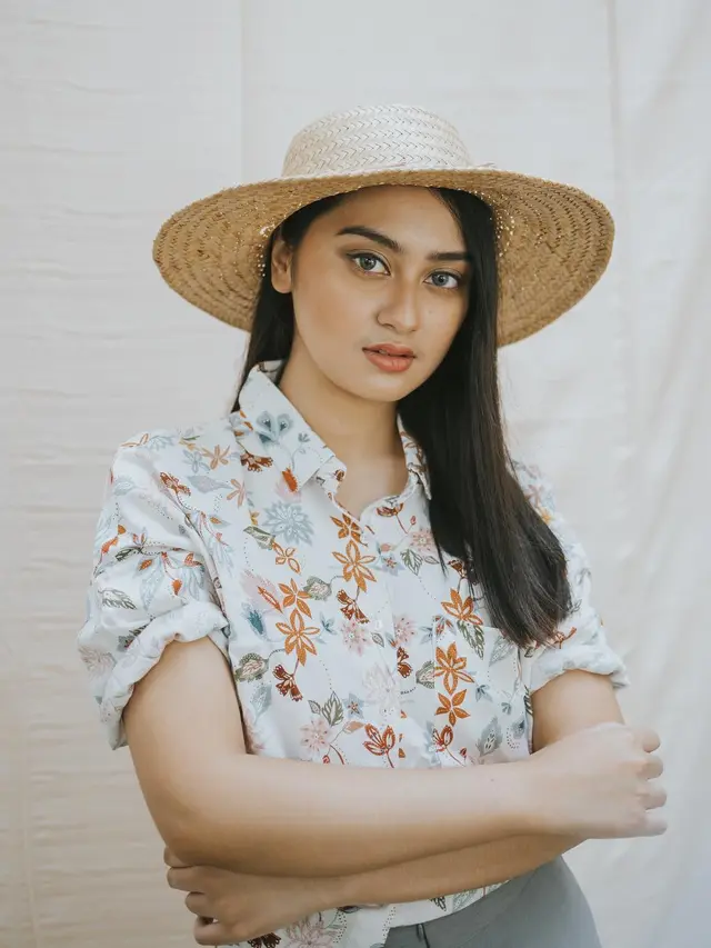 6 Gaya Pemotretan Memes Prameswari dengan Berbagai Tema Ini Curi Perhatian