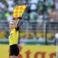 Wasit wanita, Fernanda Colombo (AFP/Mauro Horita)