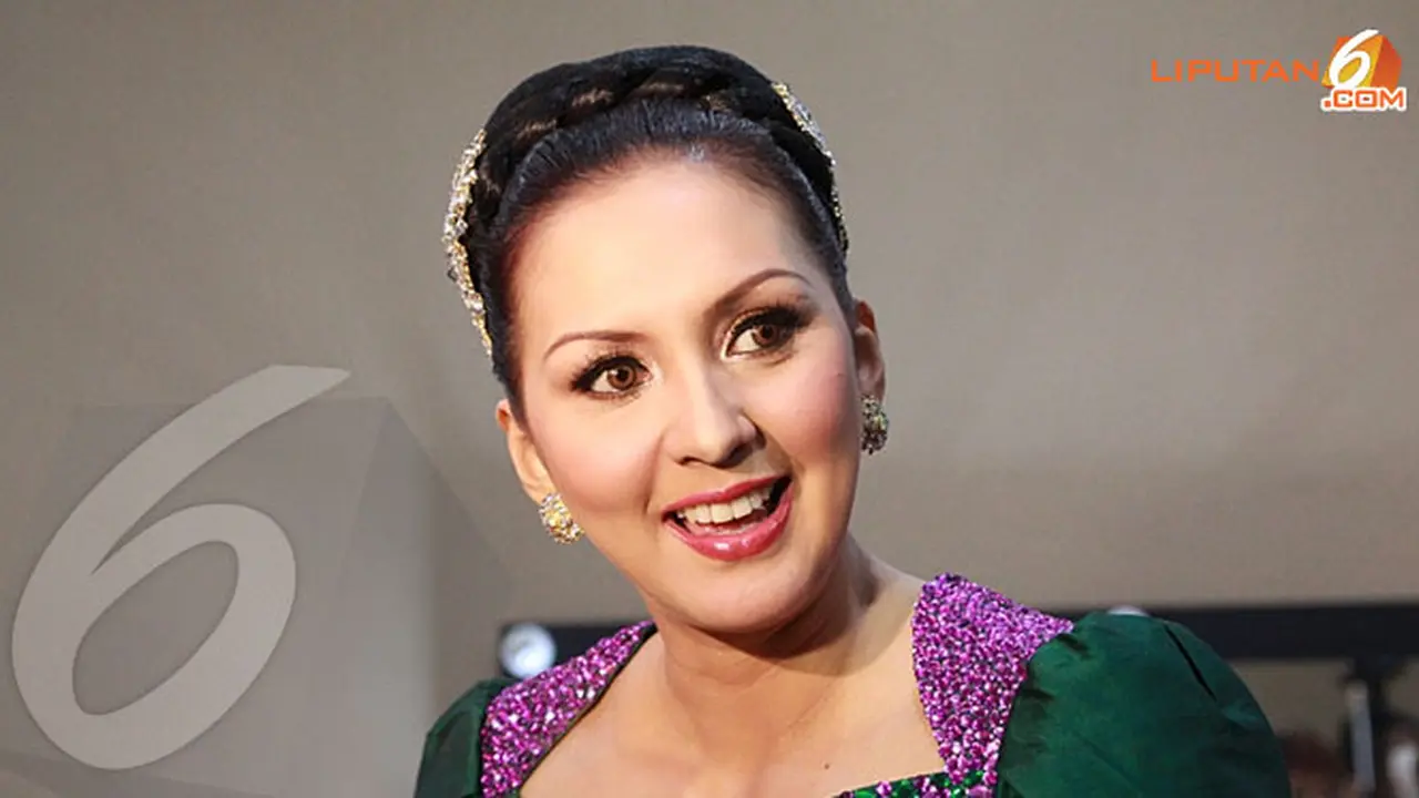 donna-agnesia-131014b.jpg