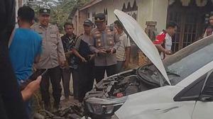 Mobil Dokter Tabrak Motor dan Gerobak Siomai, Empat Orang Luka Parah