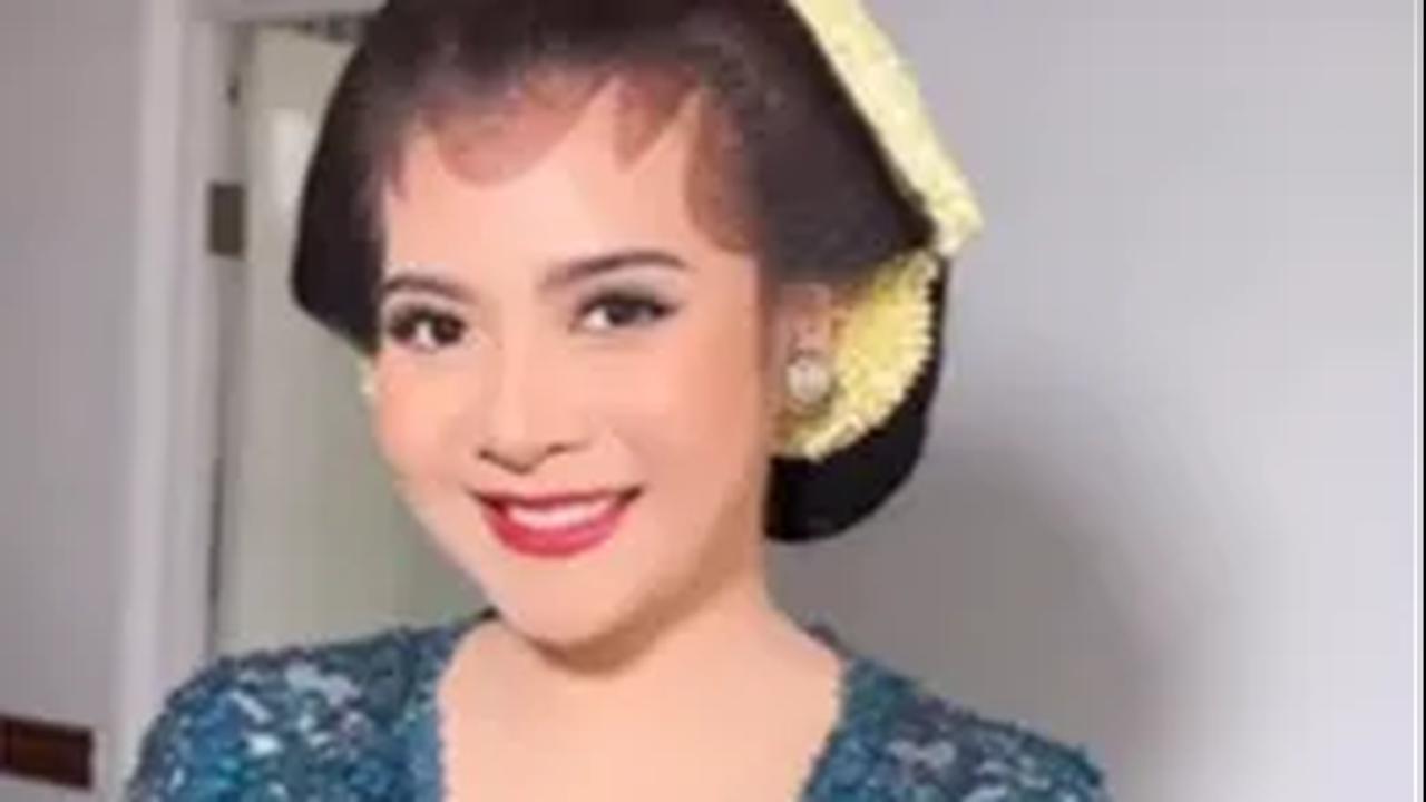 <b>Putri Bungsu dari Istri Pertama</b>