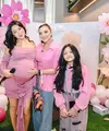 Pesta baby shower yang digelar dengan nuansa manis ini juga dihadiri oleh sederet rekan selebritis yang turut merayakan momen spesial bersama Jedar.  [@inijedar].