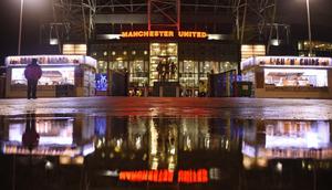 Pemandangan umum bagian luar stadion Old Trafford menjelang pertandingan Grup L Liga Europa antara Manchester United dan Partizan Belgrade di Old Trafford, Manchester, Inggris barat laut, pada 7 November 2019. (Oli SCARFF/AFP)