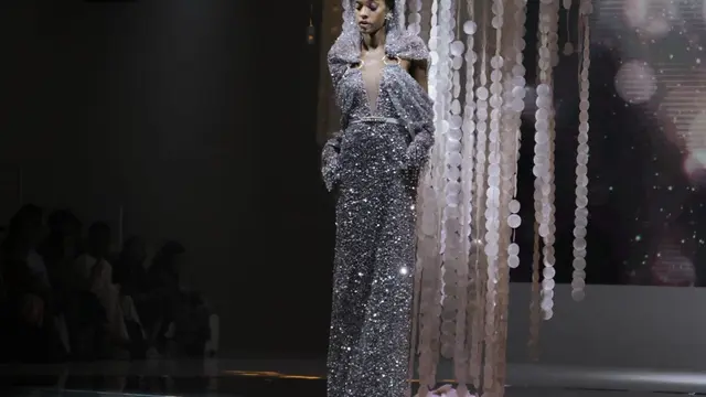 Dilantik Jadi Anggota IPMI, Ivan Gunawan Hadirkan Busana Mewah dan Megah