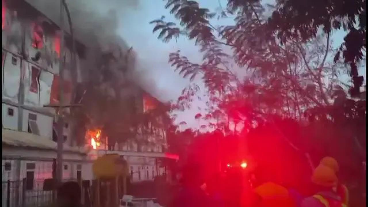 Kebakaran Hebat di IKN! Ratusan Pekerja Panik Saat Gedung Nusa Indah Dilalap Api