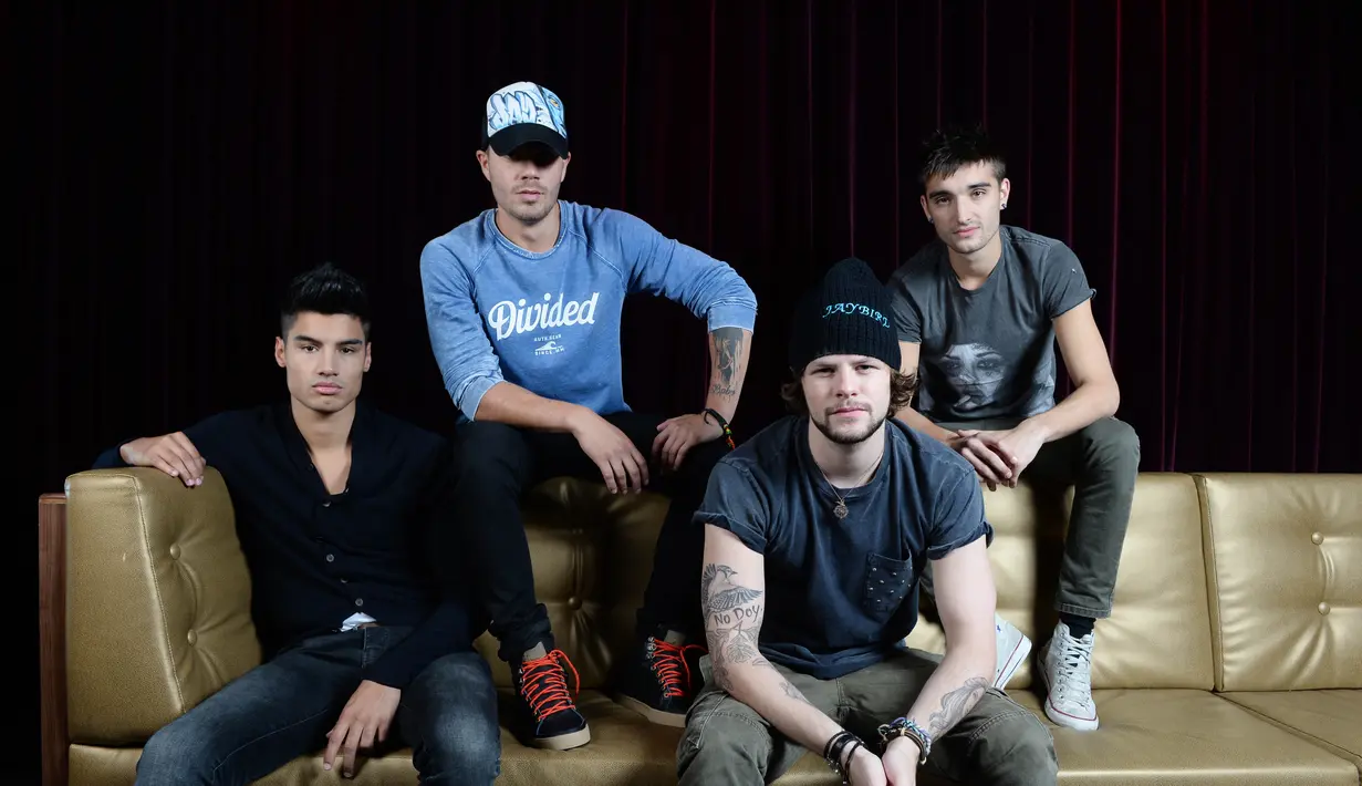 Grup band asal Britania Raya, The Wanted sempat berpose bersama girl band asal Korea, Girls Generation. Pelantun ‘Chasing The Sun’ ini juga sempat mengatakan di wawancara sebelumnya jika mereka ingin kolaborasi dengan Super Junior. (Bintang/EPA)