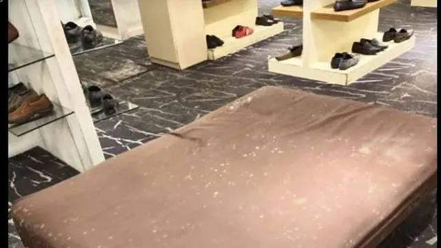 Viral, Sepatu dan Tas di Toko Dipenuhi Jamur Setelah 2 Bulan Tutup