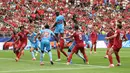 Portugal yang lebih dulu unggul pada menit keenam melalui Joao Neves malah kecolongan menjelang waktu turun minum. (AFP/Getty Images/Molly Darlington)
