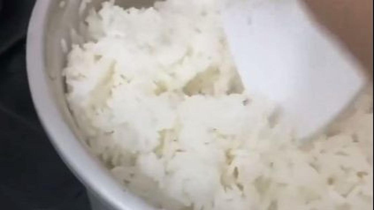 Aduk Nasi Secara Merata