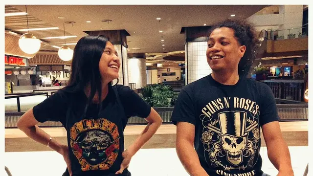 Tak Direstui Orangtua, Ini 7 Momen Kemesraan Indah Permatasari dan Arie Kriting