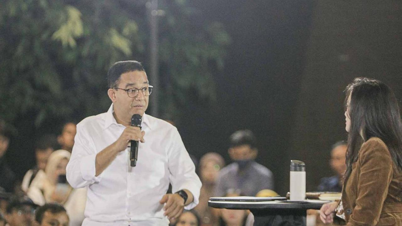 Momen Anies menjawab keresahan seoang tenaga kesehatan dalam acara 'Desak Anies' di Jakarta, Kamis (18/1/2024).