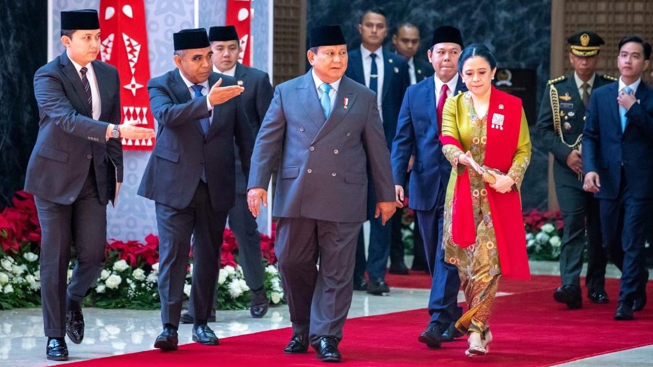 VIDEO: Senyum Semringan Prabowo Disapa Puan Maharani, Megawati Absen di Sidang Tahunan