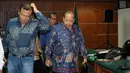 Terdakwa kasus dugaan penerimaan hadiah penetapan APBN-P Kementerian ESDM Sutan Bhatoegana berjalan usai menjalani  sidang lanjutan di Pengadilan Tipikor, Jakarta, Senin (11/5/2015). Sidang mendengarkan keterangan saksi. (Liputan6.com/Yoppy Renato)