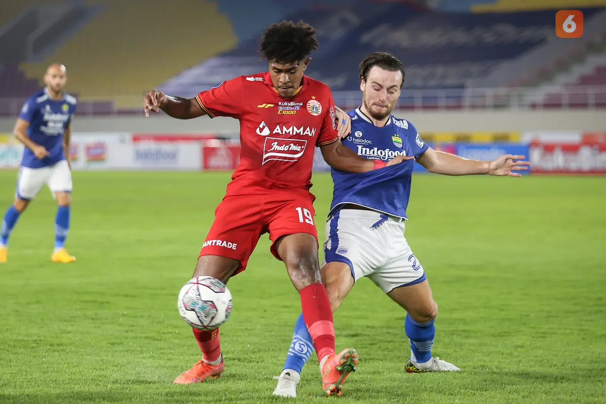 Foto: Persija Jakarta Patahkan Rekor Belum Terkalahkan Persib Bandung di BRI Liga 1 2021 / 2022