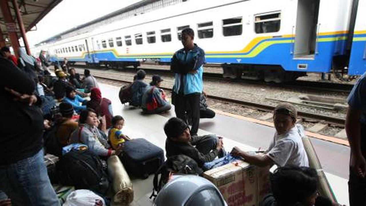 Empat lagi calo ditangkap di Stasiun Senen