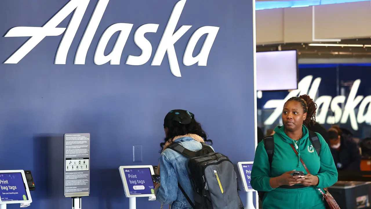 Alaska Airlines Batalkan ratusan penerbangan