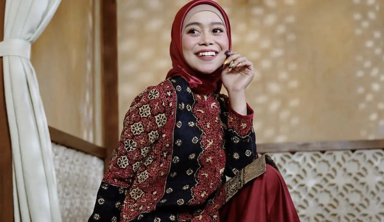 Lesty juga menginformasikan bahwa pemakaian rutin Lightening Tone Up Body Serum dapat mencerahkan badan secara permanen jikadigunakan dengan rutin. (Instagram @lestykejora)