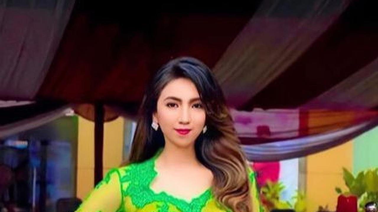 Potret Cantik Heni Tania Istri Kombes Polisi di Acara Penikahan Putri Bamsoet Mengenakan Kebaya Warna Hijau Jadi Sorotan