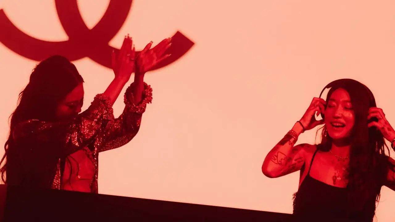 Duo Maut Jennie BLACKPINK dan Peggy Gou Meriahkan After Party Chanel Metiers d'Art 2026 di Seoul