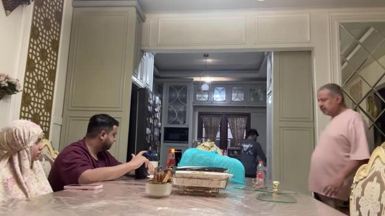 5 Potret Ruang Makan di Rumah Fadil Jaidi saat Sahur, Usung Gaya Klasik Modern Elegan
