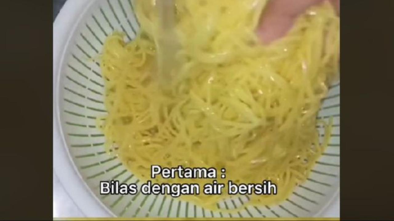 <b>Cuci Mi Kuning</b><br>