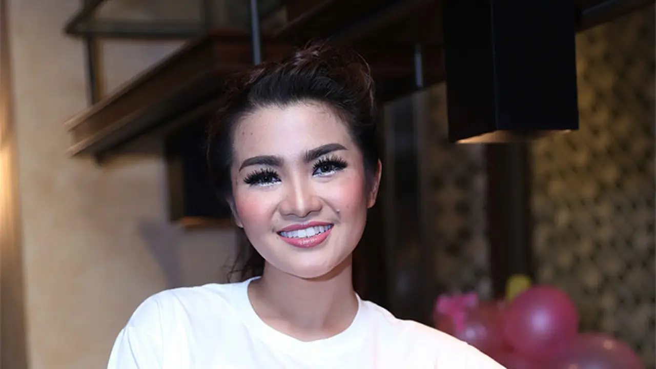 [Bintang] Fitri Carlina dan Hendra Sumendap
