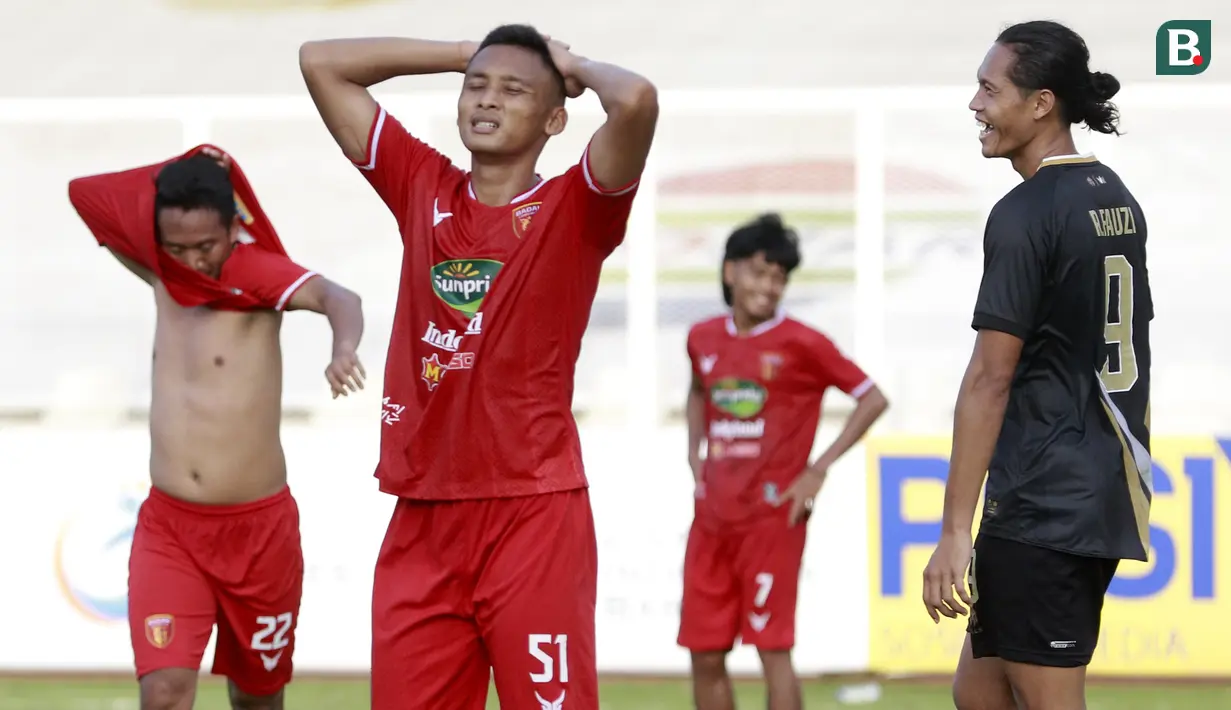 Kemenangan atas Badak Lampung ini sekaligus memastikan langkah Dewa United ke babak ke 8 Besar Liga 2 2021 / 2022. (Bola.com/M iqbal Ichsan)