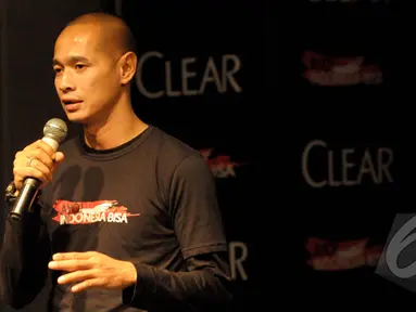 Jumpa pers Clear Academy bersama Legenda Sepakbola Indonesia, Kurniawan Dwi Yulianto, Jumat (30/1/2015), di Plaza Indonesia, Jakarta (Liputan6.com/Andrian M Tunay)