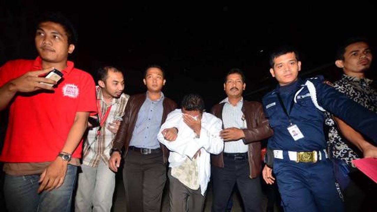 Bupati Buol kenakan baju Tahanan KPK