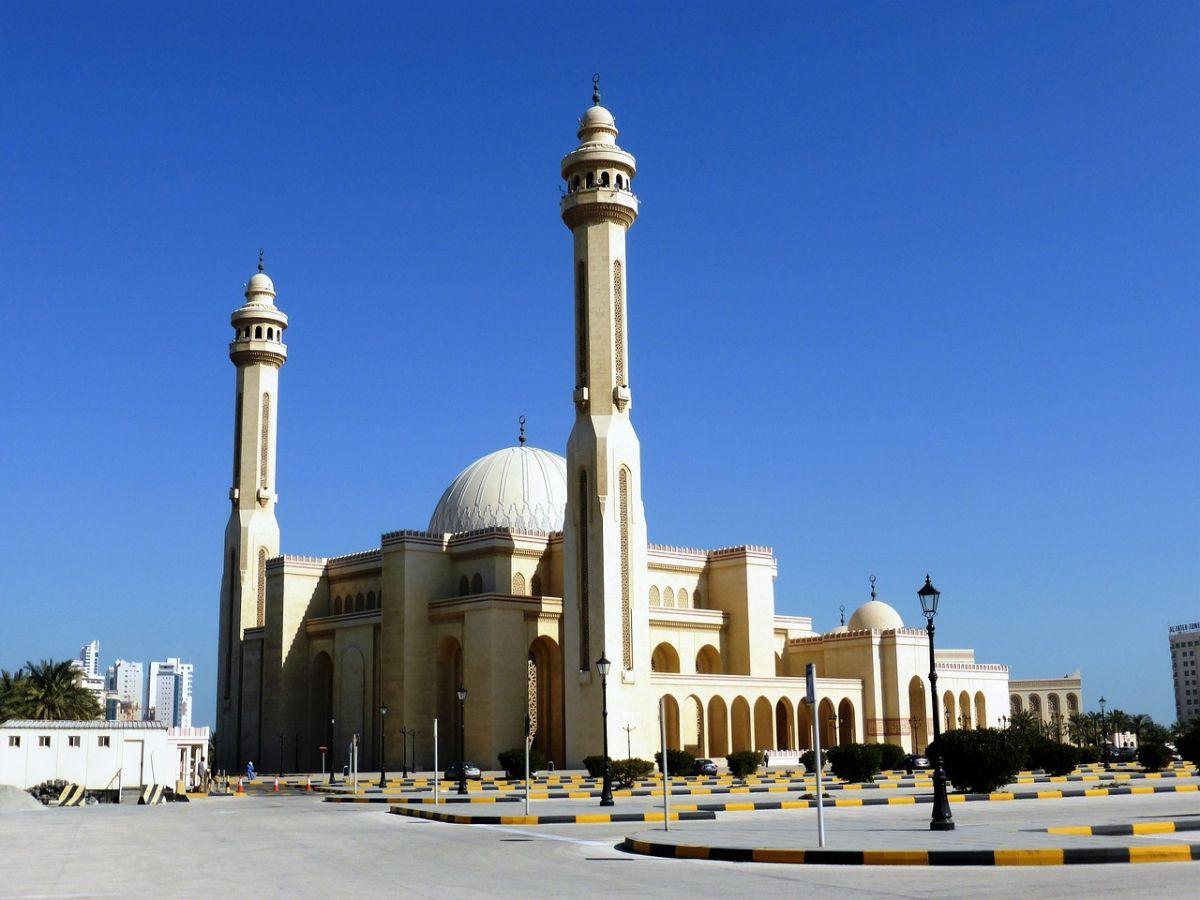 Keutamaan Datang ke Masjid