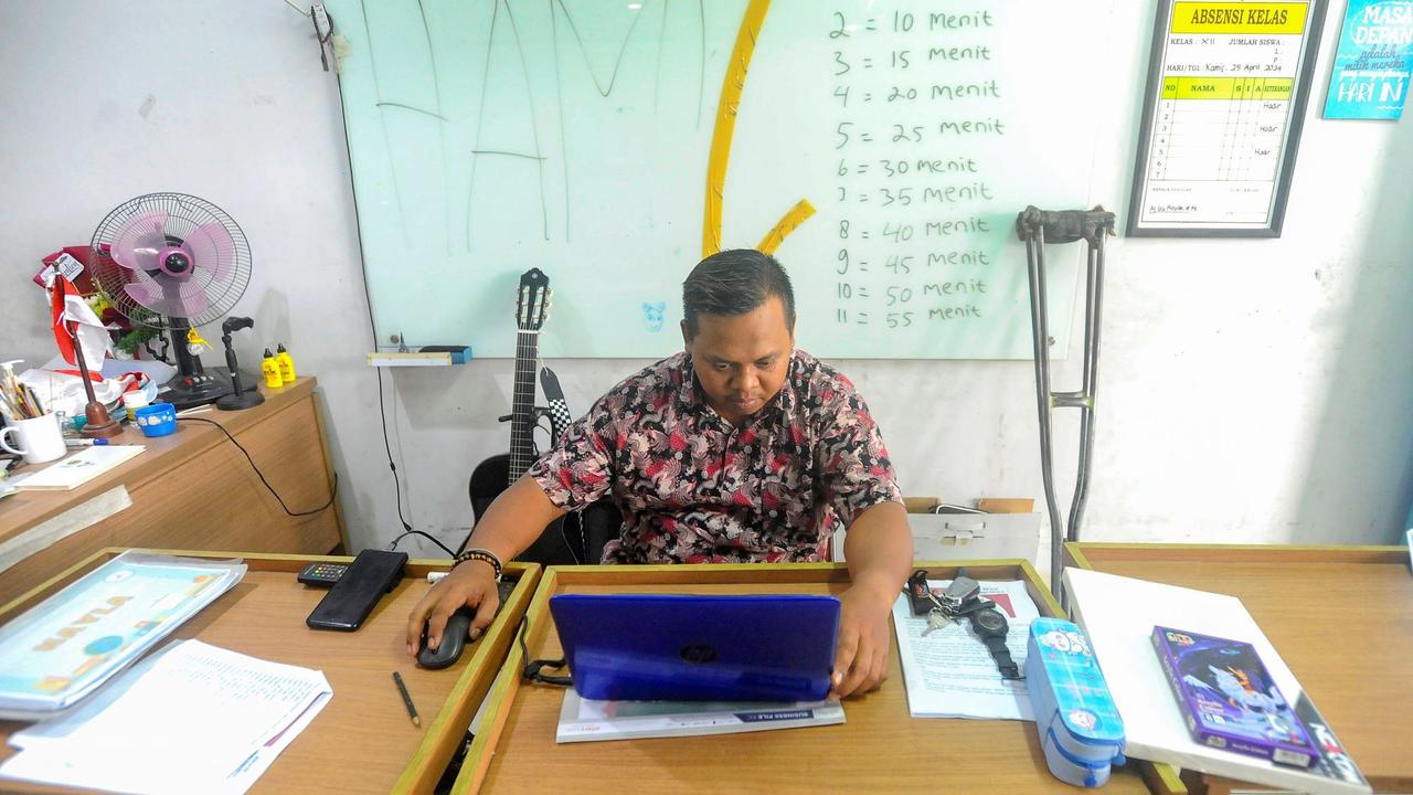 Semangat Guru Difabel di YPAC