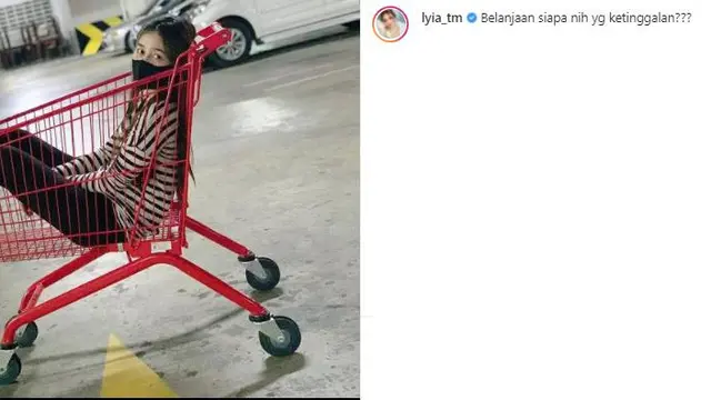 Tampil Sederhana, Ini 7 Potret Kocak Lyia Amelia yang Bikin Geleng Kepala