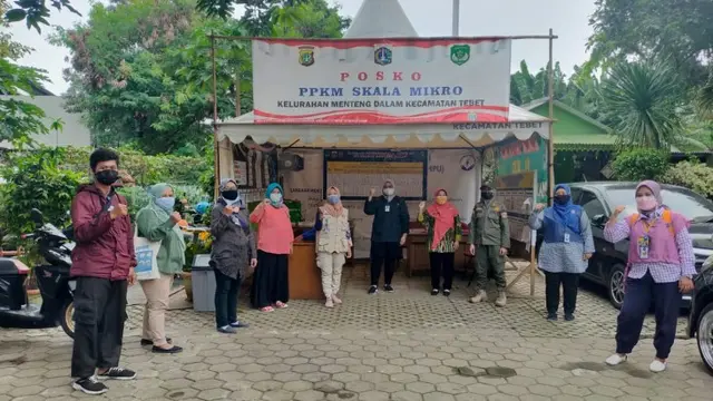 Pembagian Masker ke Posko PPKM oleh BNPB
