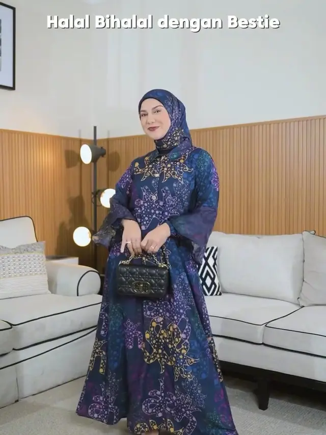 Tampil Modis dan Syar'i di Lebaran 2025, Gamis ala Irish Bella Jadi Pilihan